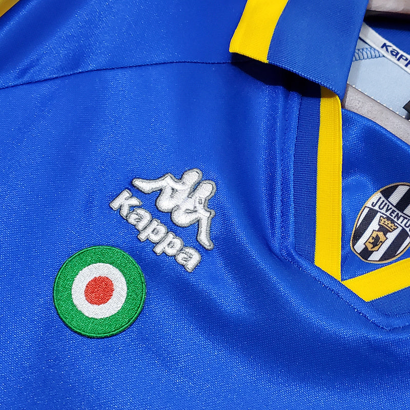 Retro Juventus Away 95-97