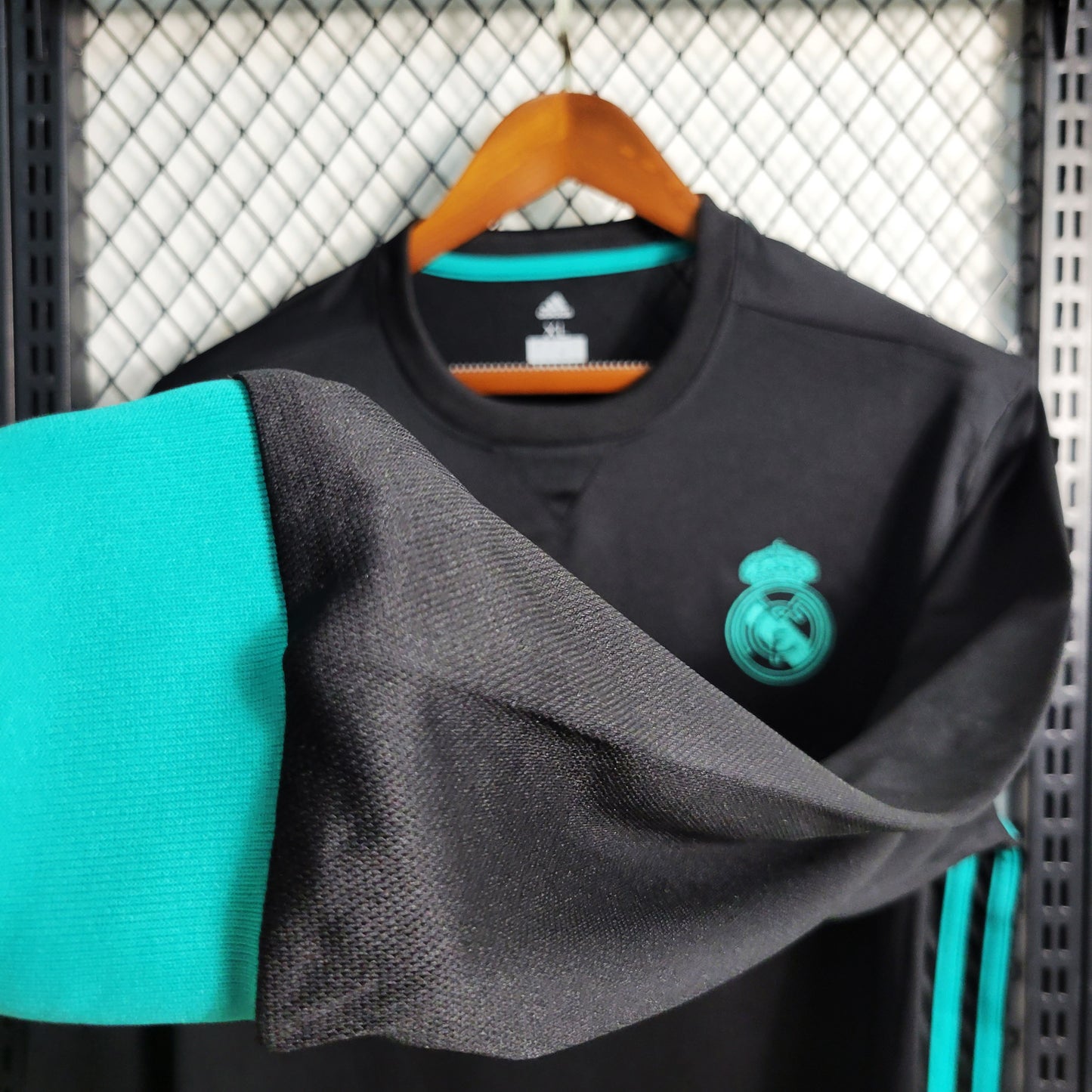 Retro Real Madrid Fourth Away Long Sleeve 17-18