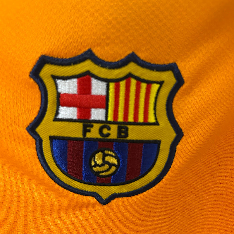 Retro FC Barcelona Away 06-07