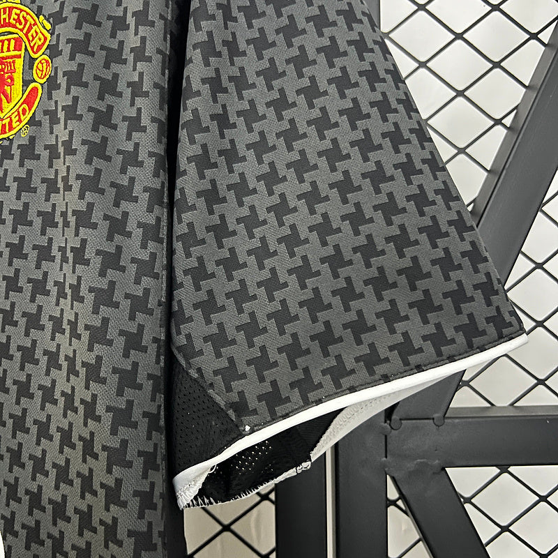Retro Manchester United Away 03-05