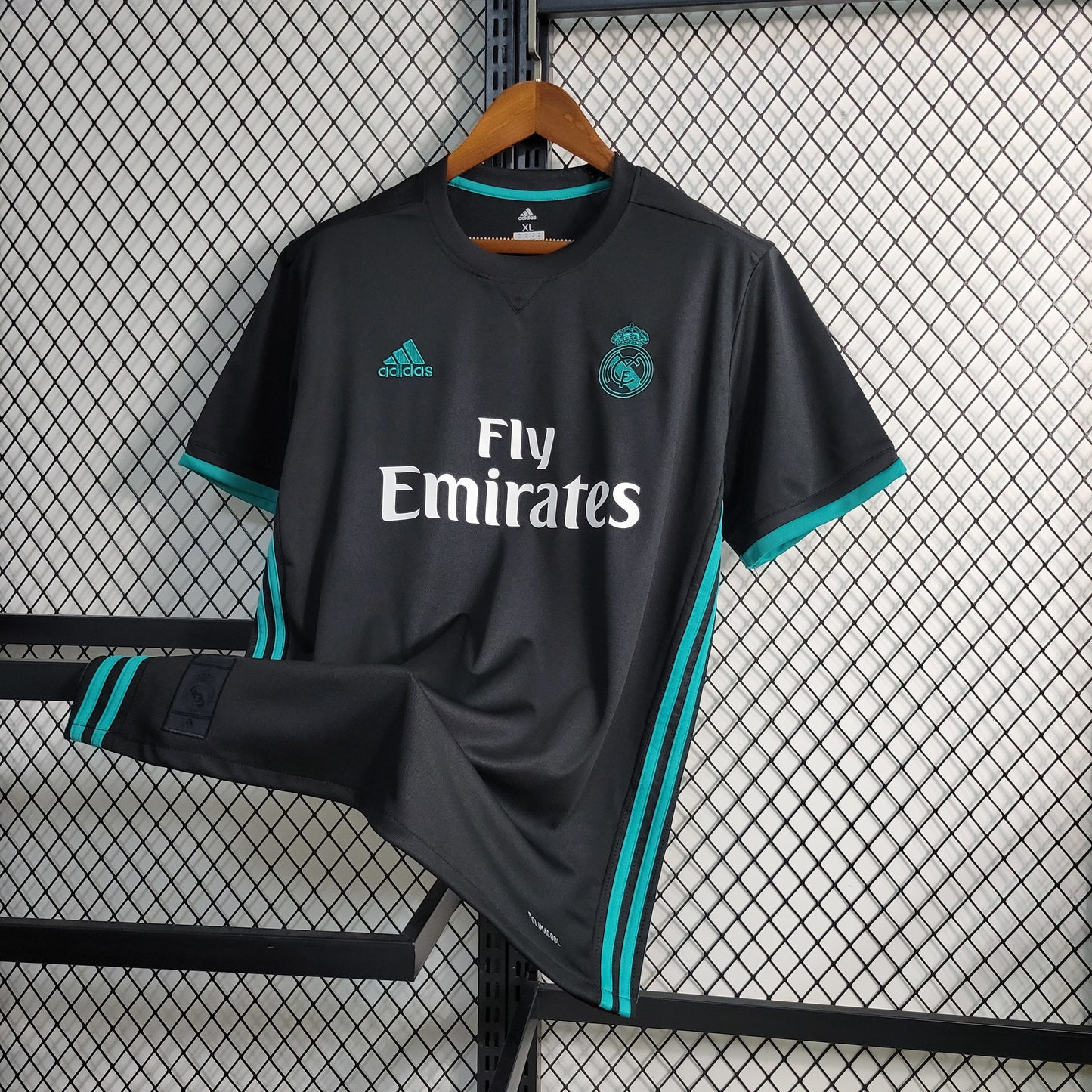 Retro Real Madrid Fourth Away 17-18