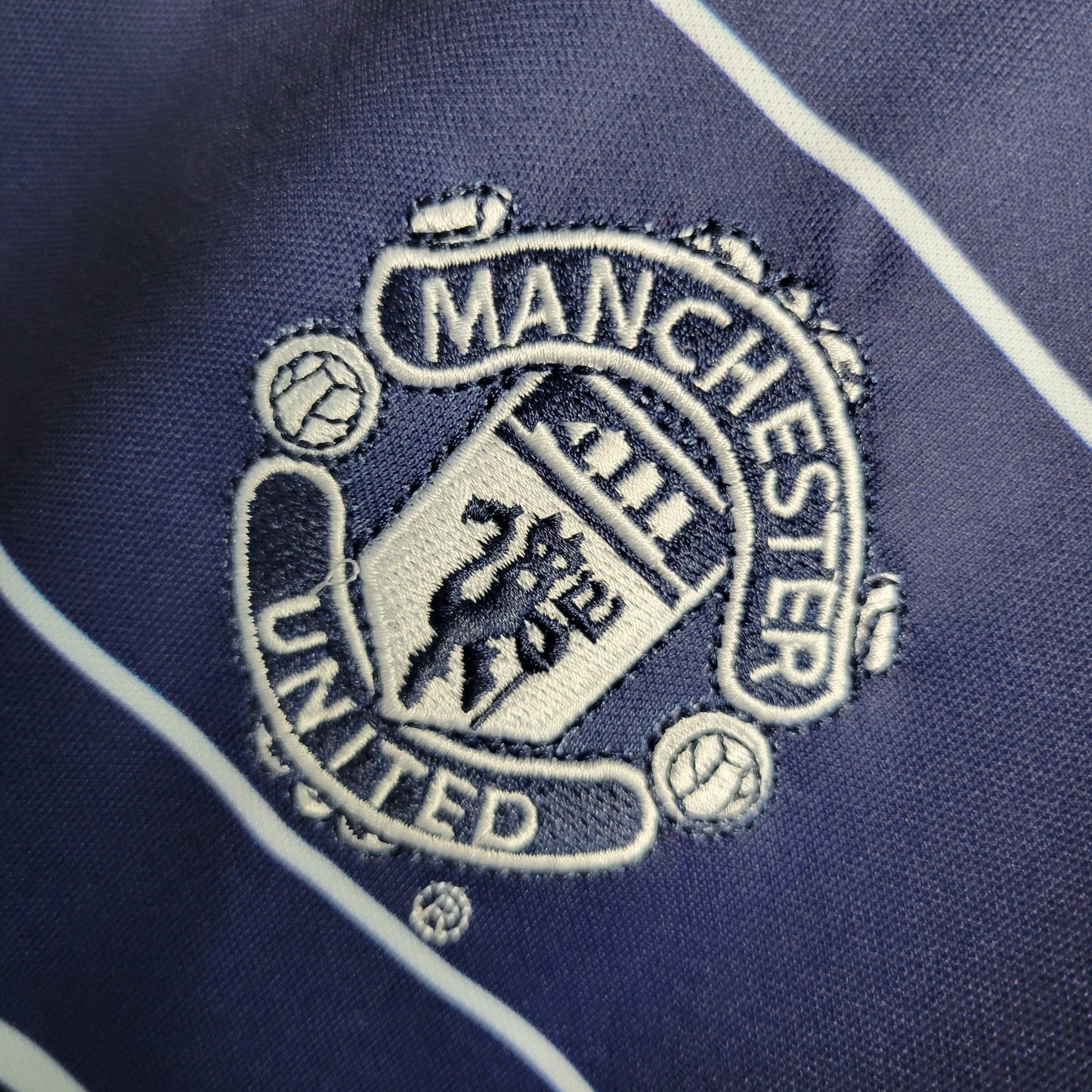 Retro Manchester United Away 99-00