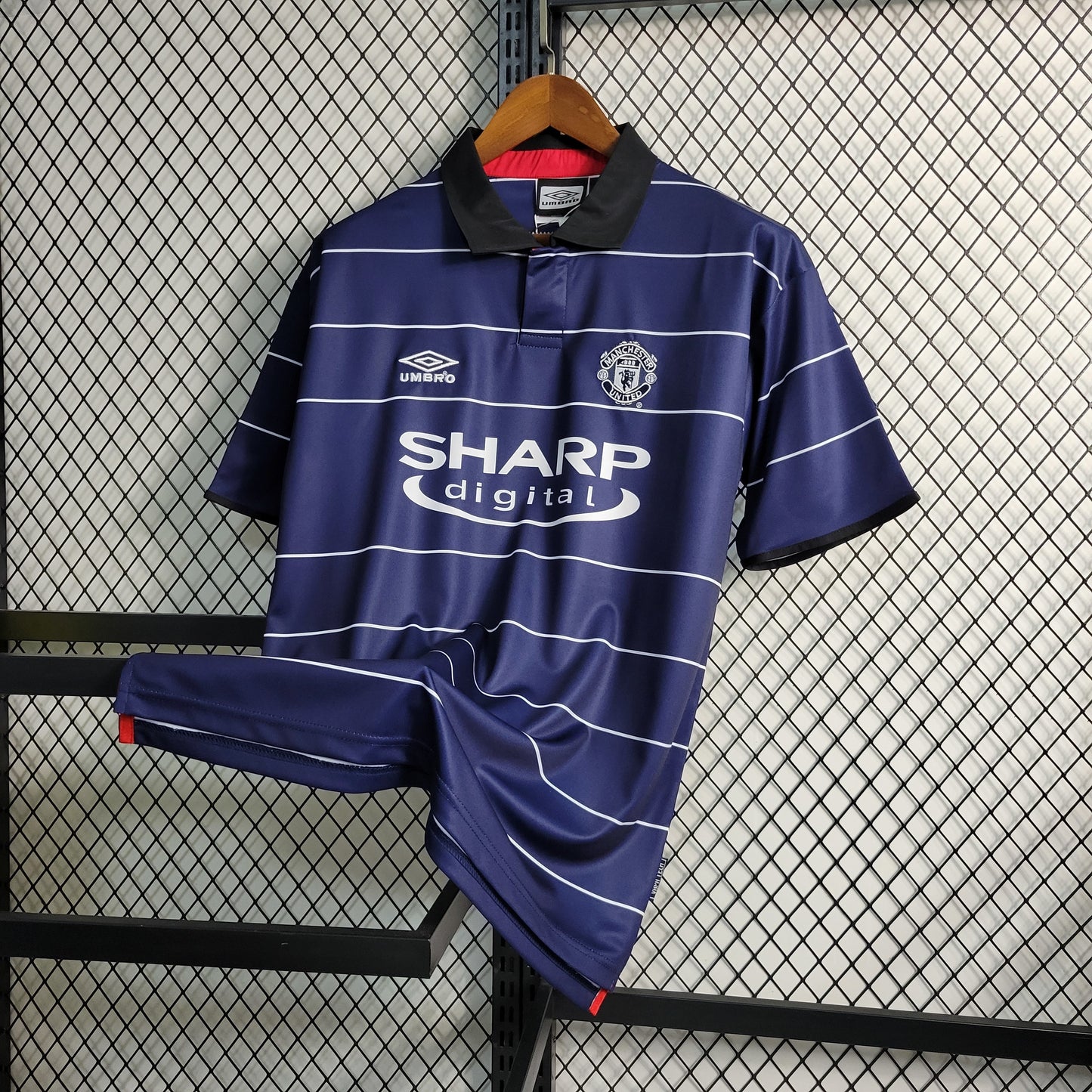 Retro Manchester United Away 99-00