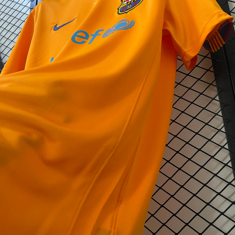 Retro FC Barcelona Away 06-07