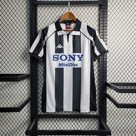Retro Juventus Home 97-98