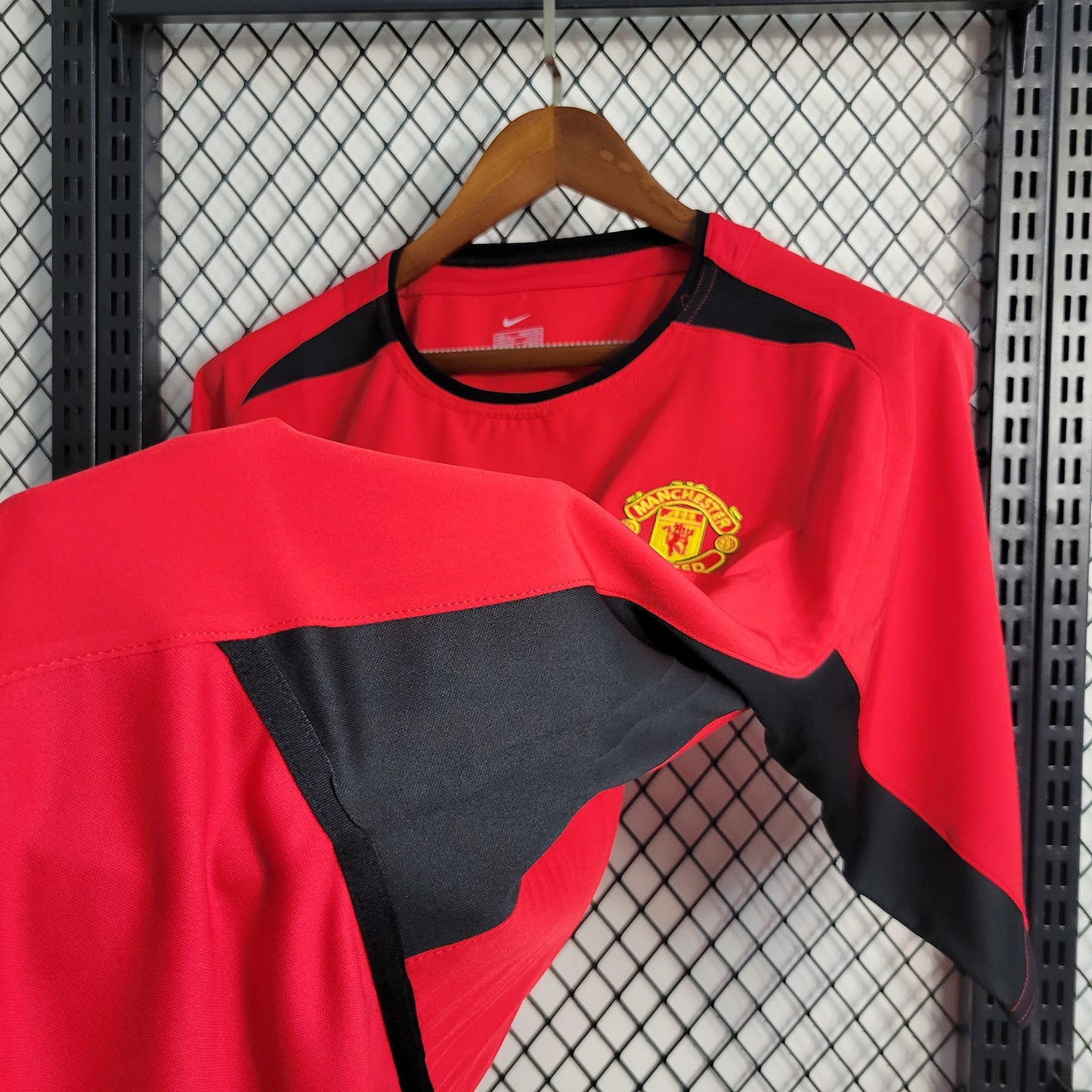 Retro Manchester United Home 02-04