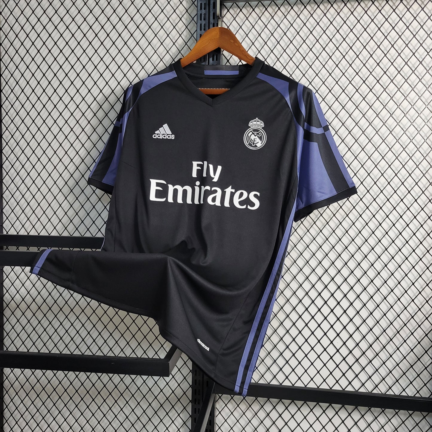 Retro Real Madrid Second Away 16-17