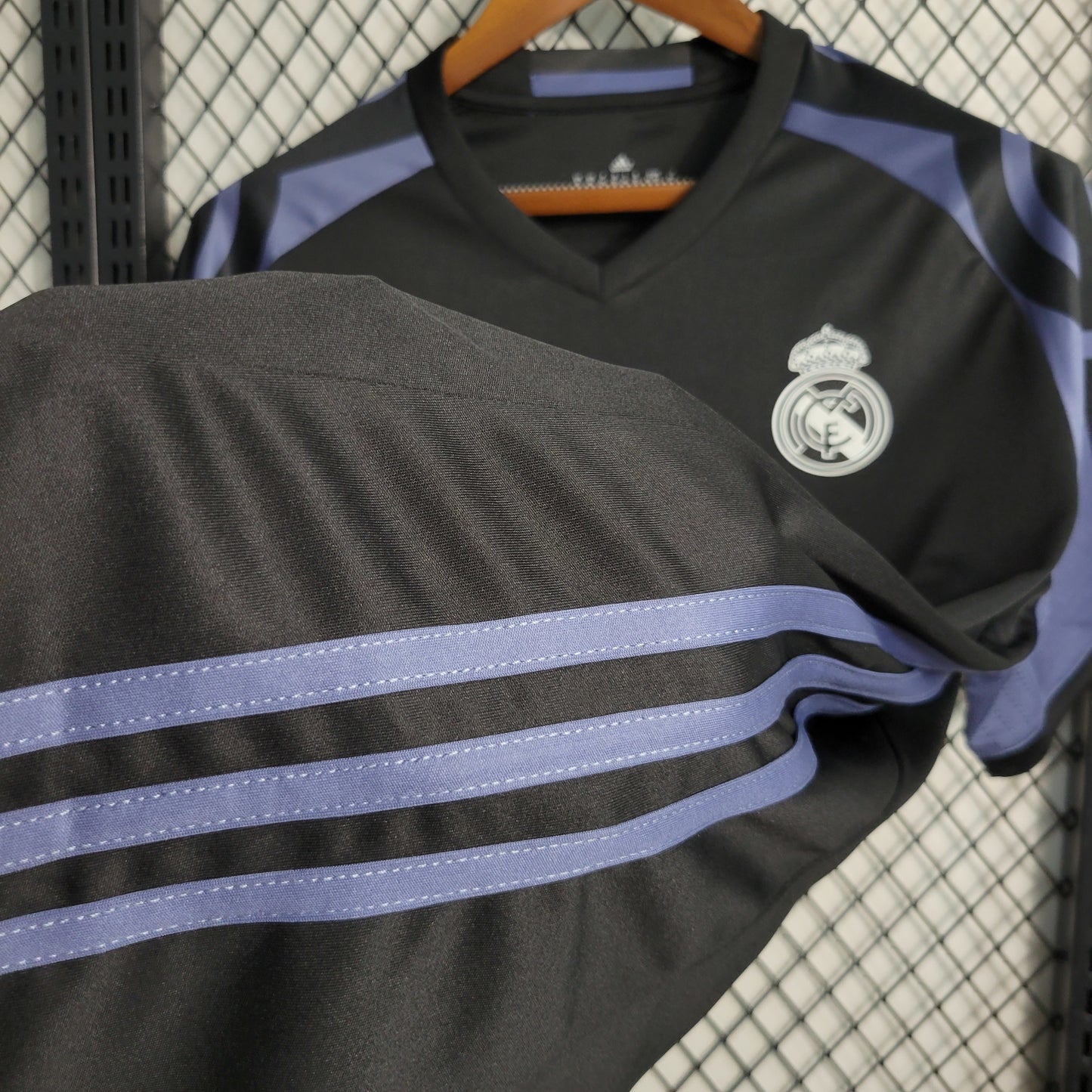 Retro Real Madrid Second Away 16-17